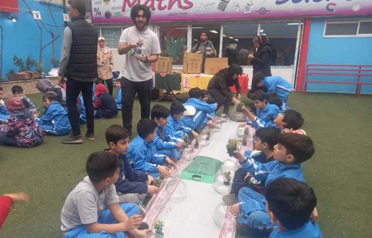 :اردوی درون مدرسه ای به مناسبت روز درختکاری، پایه سوم 5