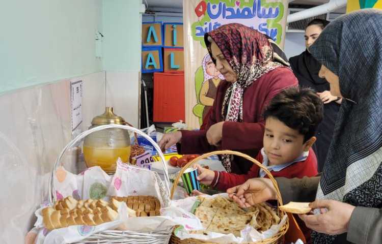 اردوی درون مدرسه ای ( ماه مهر) : یک روز شاد در کنار مادربزرگ های نازنین 2