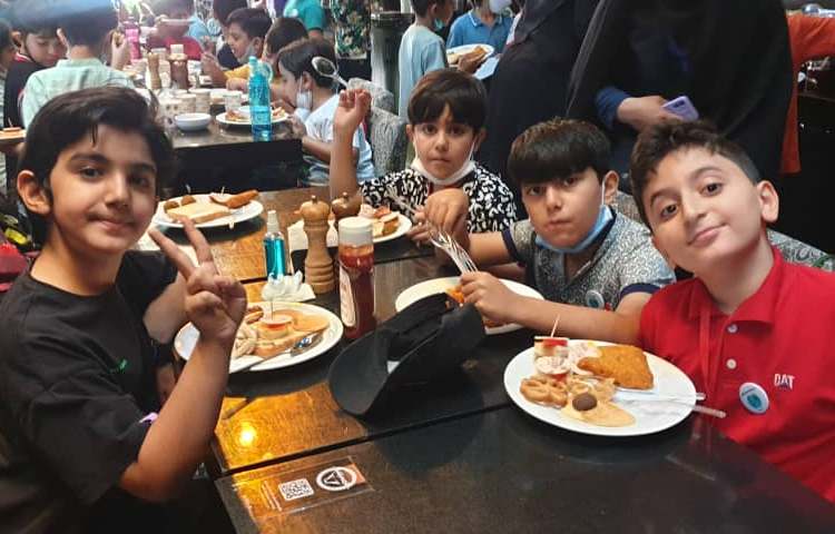 :اردوی زبانی(صبحانه)، کافه بارزیل، کلاس زمین و مریخ 22