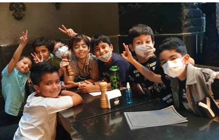 :اردوی زبانی(صبحانه)، کافه بارزیل، کلاس زمین و مریخ 23