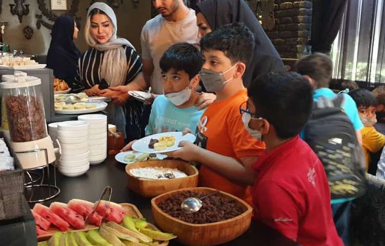 :اردوی زبانی(صبحانه)، کافه بارزیل، کلاس زمین و مریخ 27