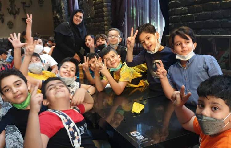 :اردوی زبانی(صبحانه)، کافه بارزیل، کلاس زمین و مریخ 31