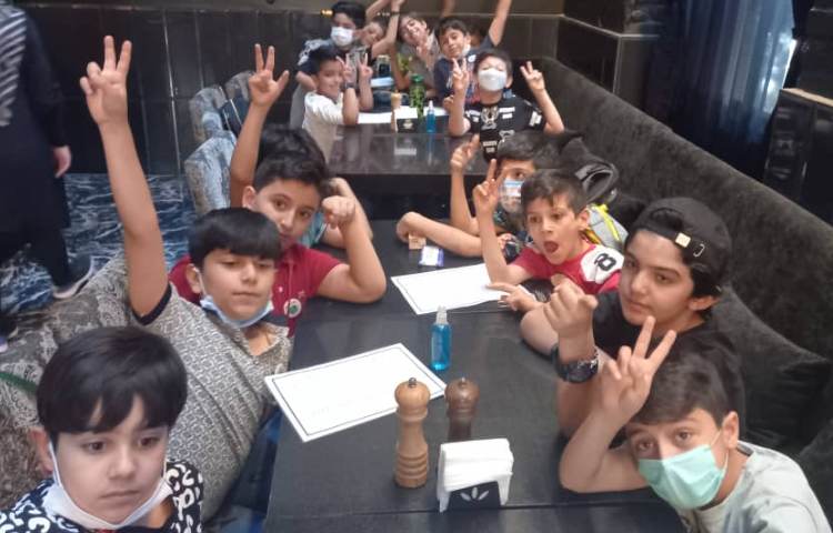 :اردوی زبانی(صبحانه)، کافه بارزیل، کلاس زمین و مریخ 32