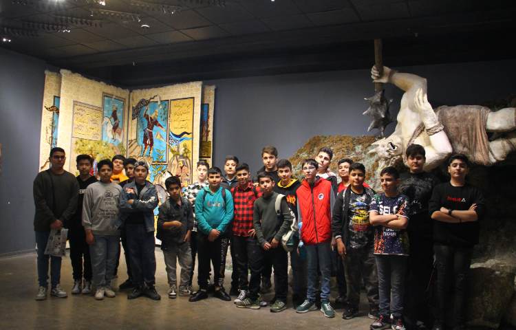 اردوی زبان انگلیسی بازدید برج میلاد (سرزمین افسانه ها) 5