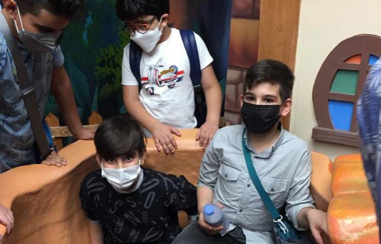 اردوی سرزمین افسانه های برج میلاد 6