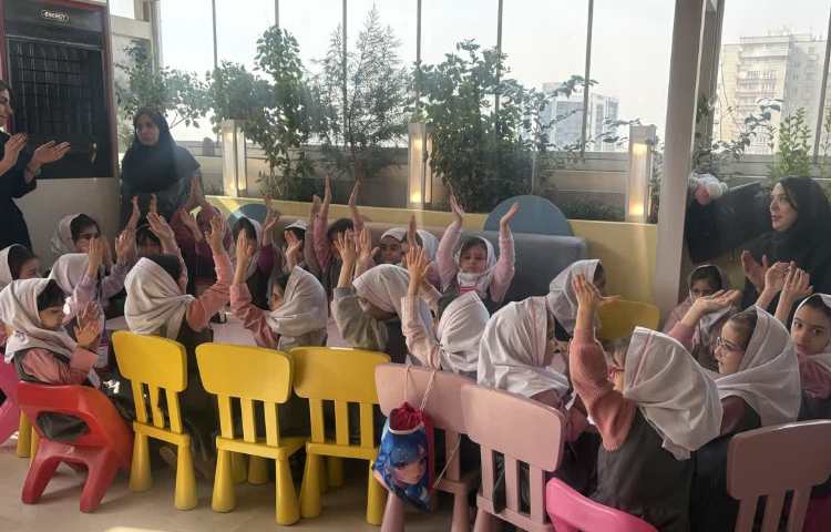 اردوی شاد در رستوران کودک 1