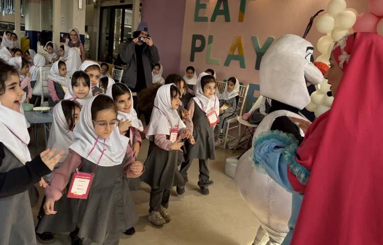 اردوی شاد در رستوران کودک 10