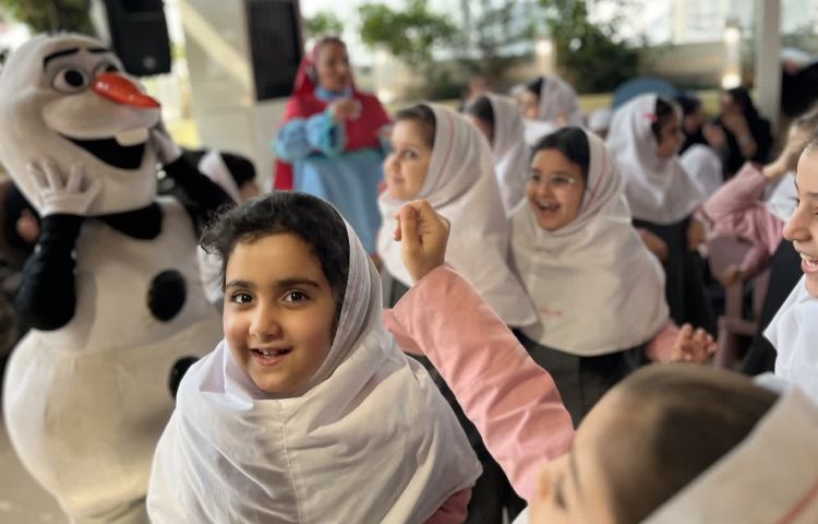 اردوی شاد در رستوران کودک 12