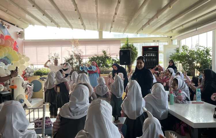 اردوی شاد در رستوران کودک 6