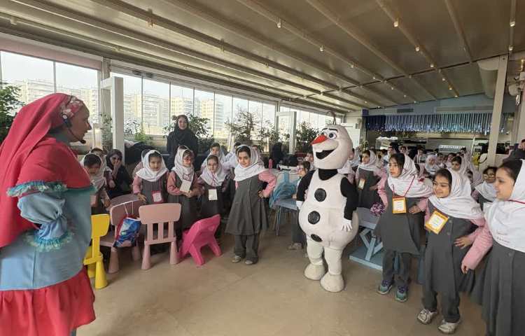 اردوی شاد در رستوران کودک 8