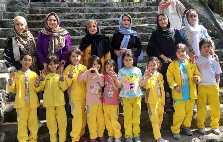 اردوی شاد مادران و دختران 3