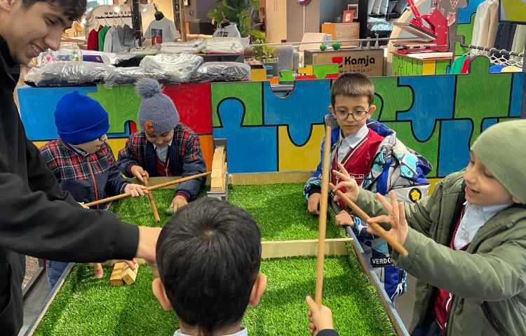 اردوی شاد و هیجان انگیز آکادمی بازی و خلاقیت سندی 11