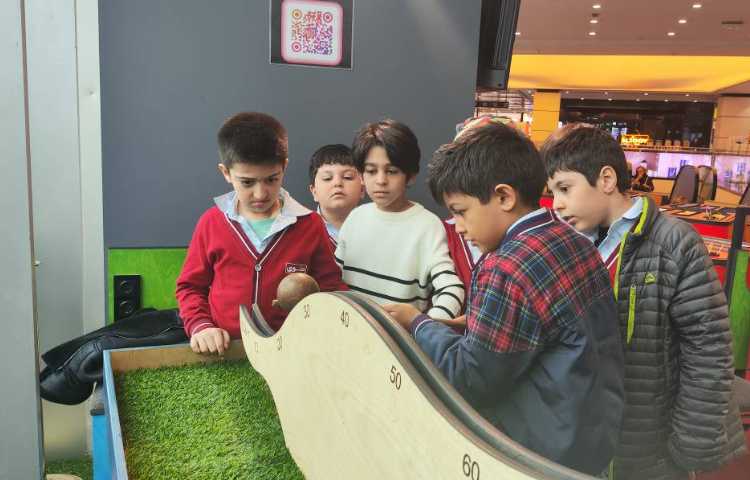 اردوی شاد و هیجان انگیز آکادمی بازی و خلاقیت سندی 12