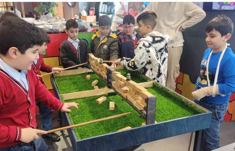 اردوی شاد و هیجان انگیز آکادمی بازی و خلاقیت سندی 13