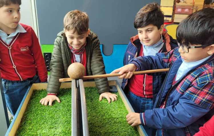 اردوی شاد و هیجان انگیز آکادمی بازی و خلاقیت سندی 14