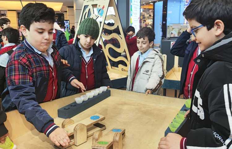 اردوی شاد و هیجان انگیز آکادمی بازی و خلاقیت سندی 17