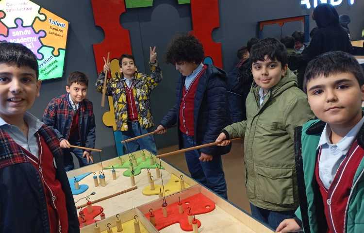 اردوی شاد و هیجان انگیز آکادمی بازی و خلاقیت سندی 22