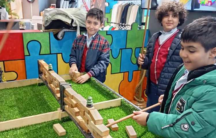 اردوی شاد و هیجان انگیز آکادمی بازی و خلاقیت سندی 23