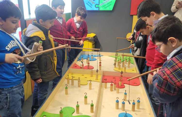 اردوی شاد و هیجان انگیز آکادمی بازی و خلاقیت سندی 23