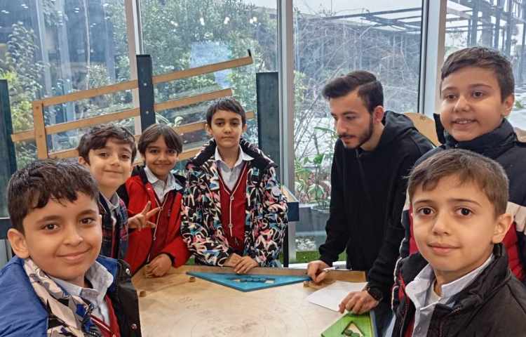 اردوی شاد و هیجان انگیز آکادمی بازی و خلاقیت سندی 24