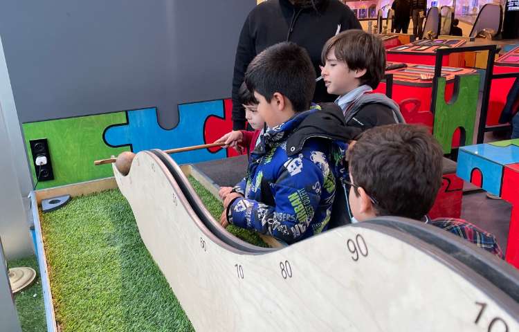 اردوی شاد و هیجان انگیز آکادمی بازی و خلاقیت سندی 25