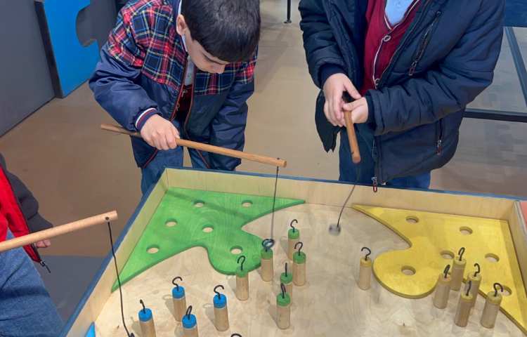 اردوی شاد و هیجان انگیز آکادمی بازی و خلاقیت سندی 27