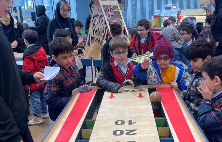 اردوی شاد و هیجان انگیز آکادمی بازی و خلاقیت سندی 28