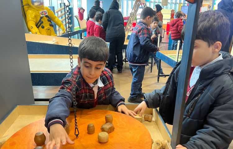 اردوی شاد و هیجان انگیز آکادمی بازی و خلاقیت سندی 28