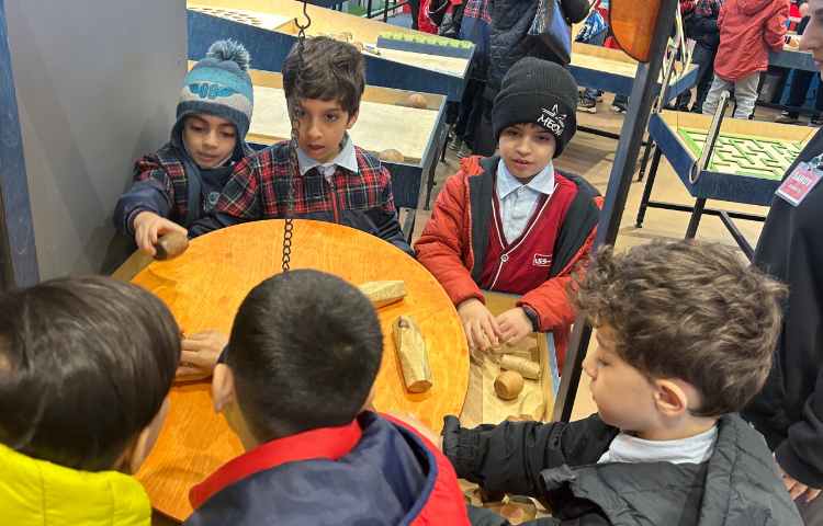 اردوی شاد و هیجان انگیز آکادمی بازی و خلاقیت سندی 3