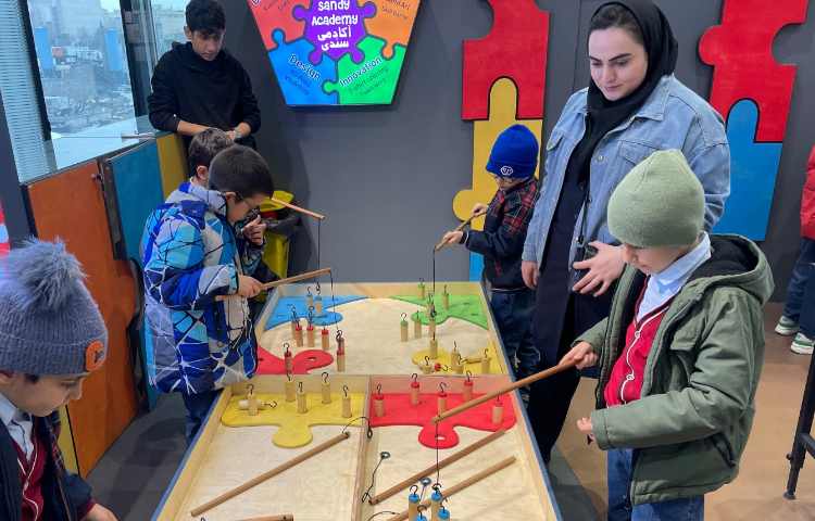 اردوی شاد و هیجان انگیز آکادمی بازی و خلاقیت سندی 30