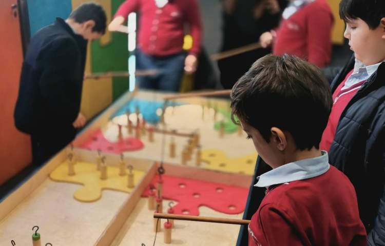 اردوی شاد و هیجان انگیز آکادمی بازی و خلاقیت سندی 30