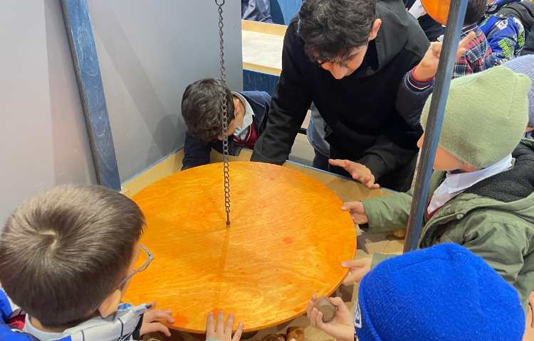 اردوی شاد و هیجان انگیز آکادمی بازی و خلاقیت سندی 32