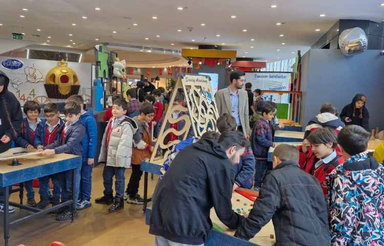 اردوی شاد و هیجان انگیز آکادمی بازی و خلاقیت سندی 36