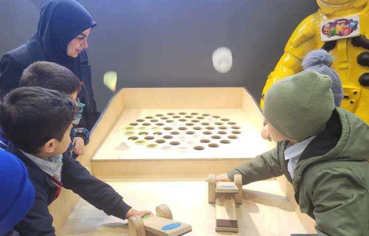 اردوی شاد و هیجان انگیز آکادمی بازی و خلاقیت سندی 40