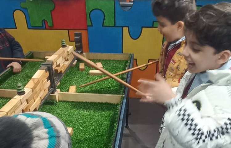 اردوی شاد و هیجان انگیز آکادمی بازی و خلاقیت سندی 41