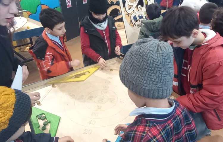 اردوی شاد و هیجان انگیز آکادمی بازی و خلاقیت سندی 43