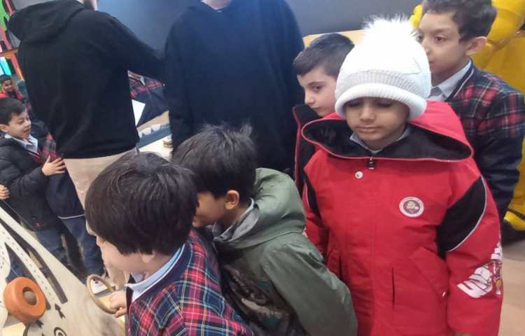 اردوی شاد و هیجان انگیز آکادمی بازی و خلاقیت سندی 44