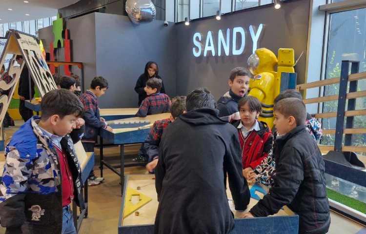 اردوی شاد و هیجان انگیز آکادمی بازی و خلاقیت سندی 44