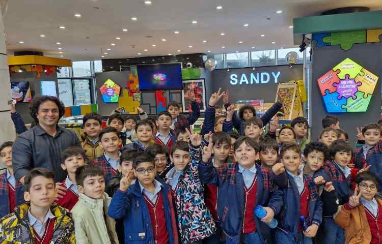 اردوی شاد و هیجان انگیز آکادمی بازی و خلاقیت سندی 45