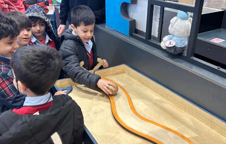 اردوی شاد و هیجان انگیز آکادمی بازی و خلاقیت سندی 5