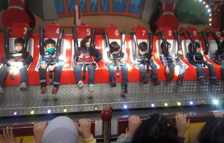 اردوی شهربازی سرزمین عجایب دانش آموزان دبستان علوی 1