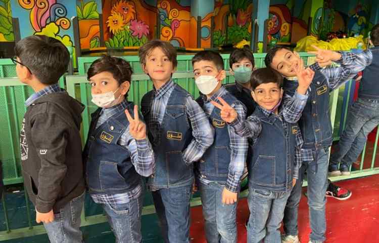 اردوی شهربازی سرزمین عجایب دانش آموزان دبستان علوی 10