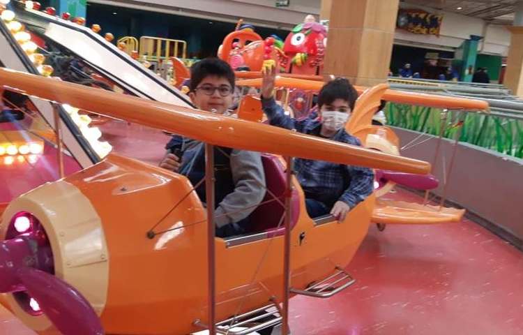 اردوی شهربازی سرزمین عجایب دانش آموزان دبستان علوی 15