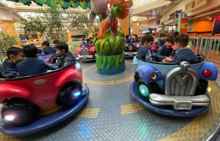 اردوی شهربازی سرزمین عجایب دانش آموزان دبستان علوی 21