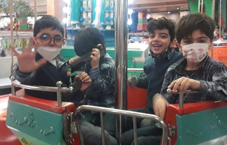 اردوی شهربازی سرزمین عجایب دانش آموزان دبستان علوی 4