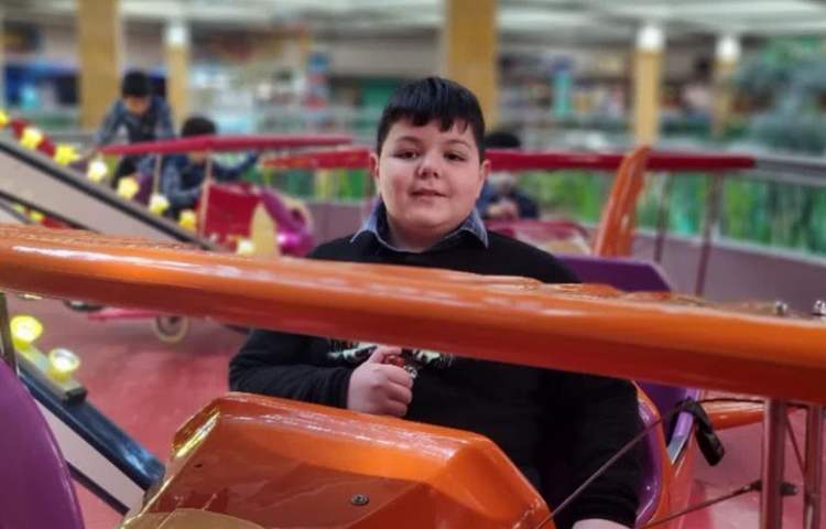 اردوی شهربازی سرزمین عجایب دانش آموزان دبستان علوی 40