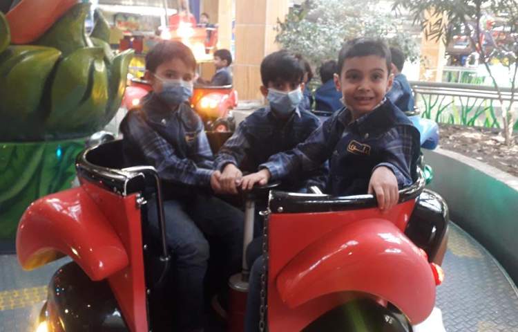 اردوی شهربازی سرزمین عجایب دانش آموزان دبستان علوی 6