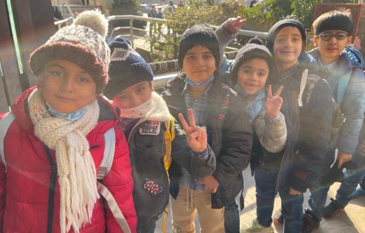 اردوی شهربازی سرزمین عجایب دانش آموزان دبستان علوی 9