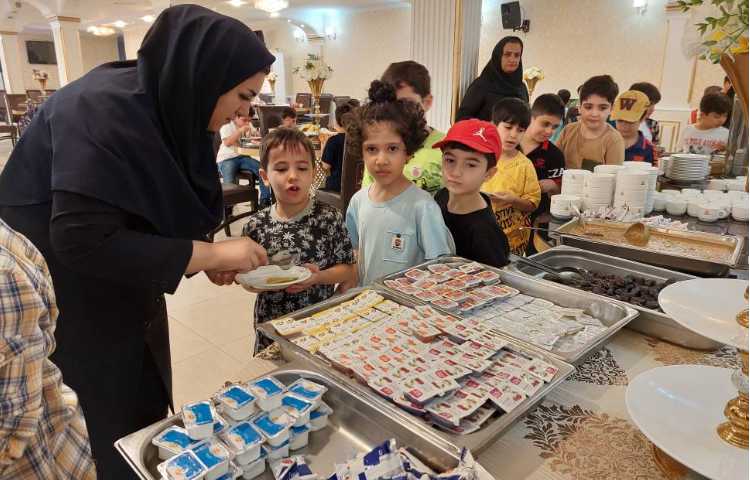 : اردوی صبحانه ی هتل شهر (مکالمه انگلیسی)، پایه سوم 14