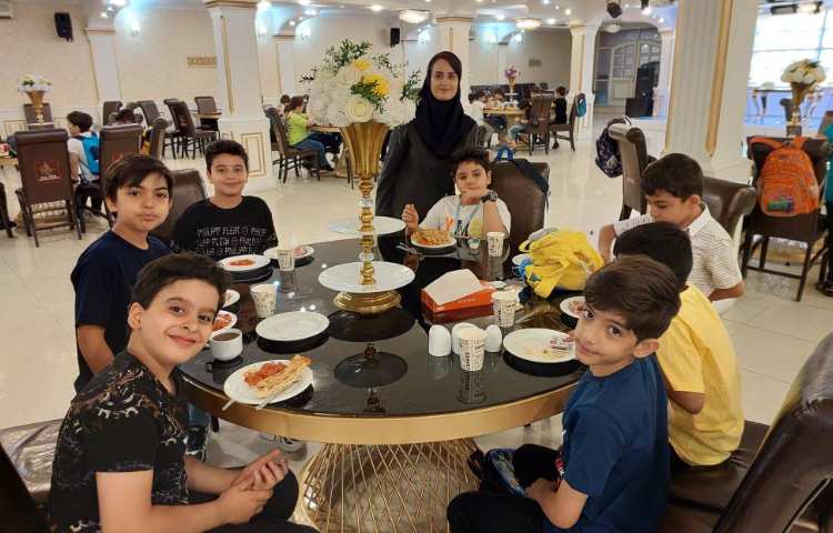 : اردوی صبحانه ی هتل شهر (مکالمه انگلیسی)، پایه سوم 15